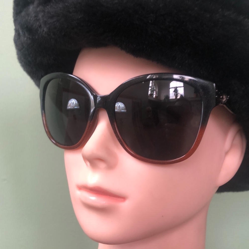Coach - 57mm Square Sunglasses black amber - Picture 2 of 10